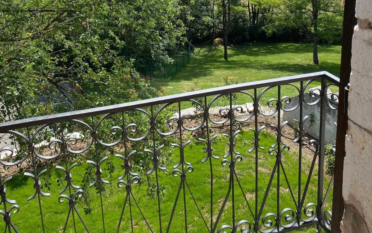 Hotel Le Domaine De Tizo Saint-Victor-de-Morestel Exteriér fotografie